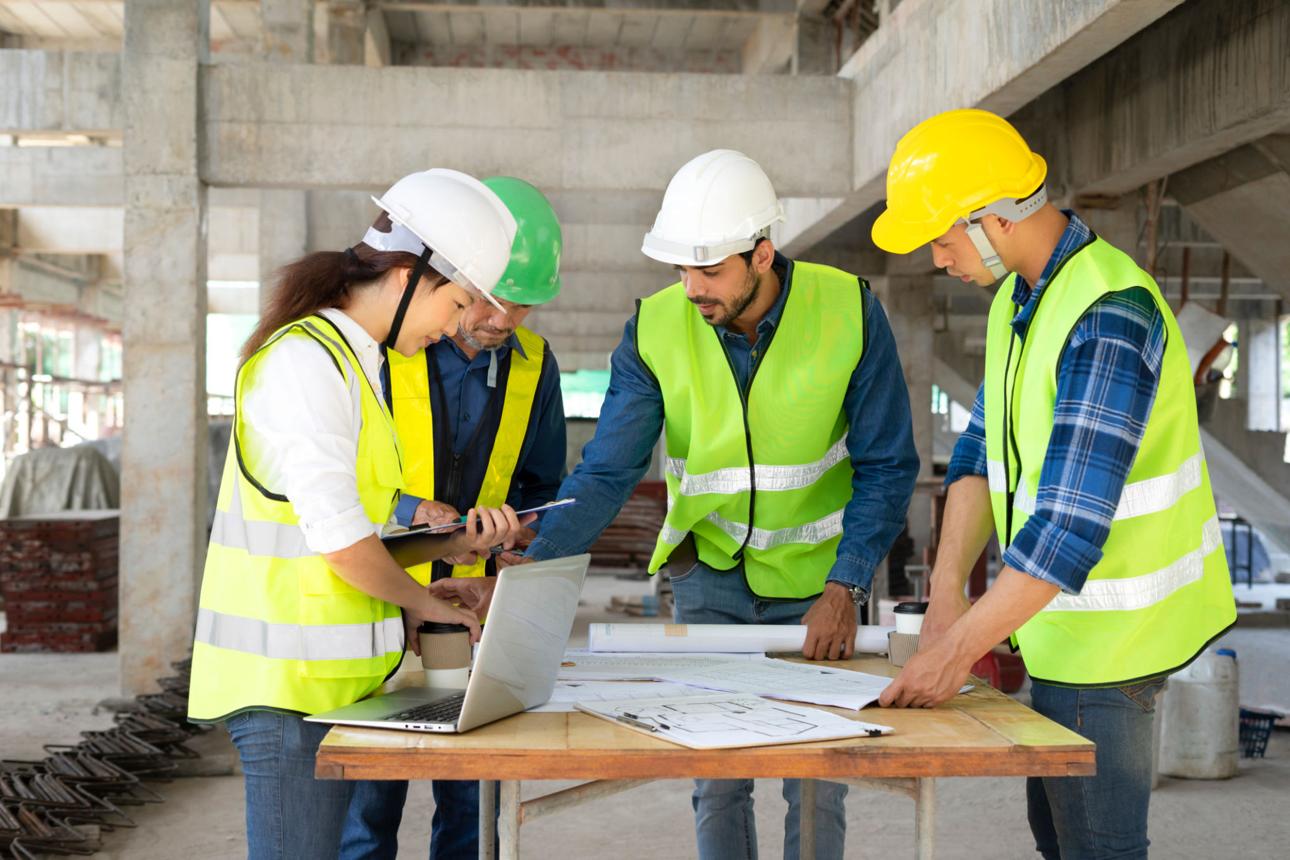 Gemeinsame Planung auf der Baustelle